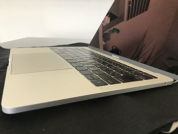 13 インチ MacBook Pro (Touch Bar 非搭載) バッテリー交換プログラム